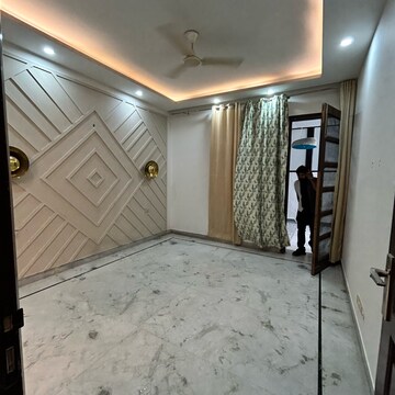 Bedroom in 2 BHK Builder Floor at Ansal Plaza Sector-23, Carterpuri Village – for Rent