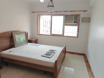 Bedroom in 3 BHK Apartment at Godavari CHS Andheri, Andheri West – for Rent