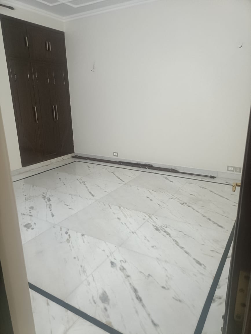 2 BHK Independent House For Rent in RWA Apartments Sector 52