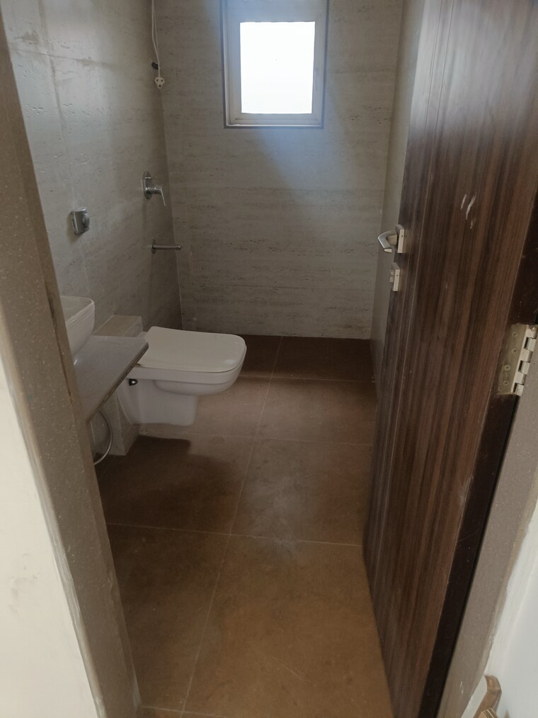 Bathroom, hum-vishal-1 3 Bedroom 850 Sq.Ft. Apartment In Borivali West Mumbai 9192104