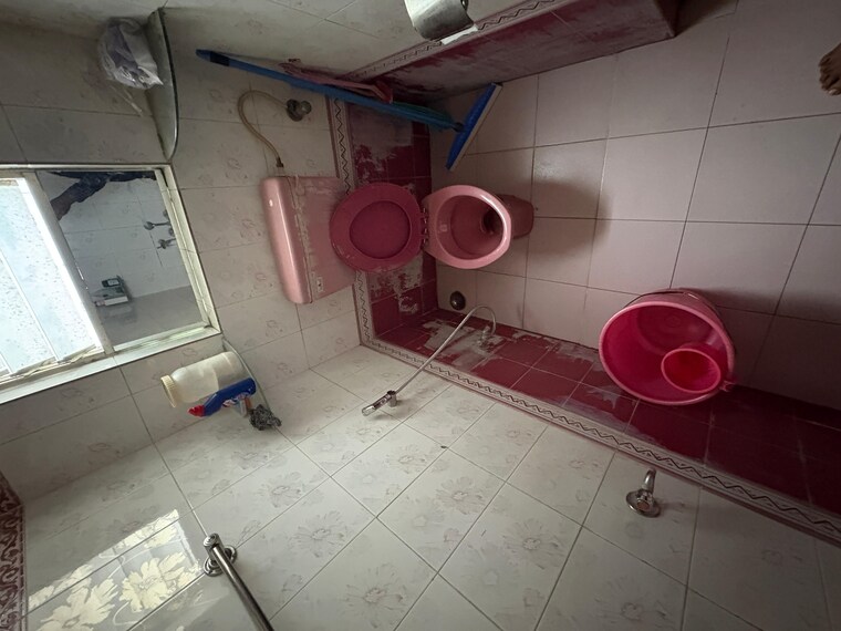 Bathroom, saurabh-garden-chs 2 Bedroom 1000 Sq.Ft. Apartment In Anand Nagar Pune 9192103