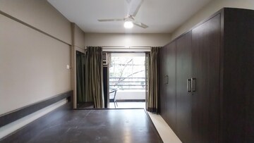 Room in 3 BHK Apartment at Poseidon Apartment, Andheri West – for Rent
