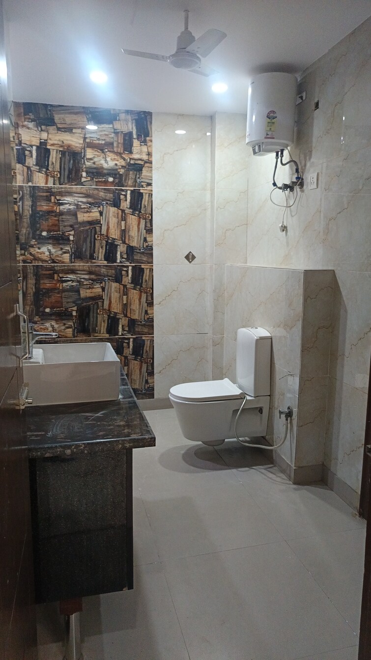 Cover Image, patel nagar 3 Bedroom 1800 Sq.Ft. Builder Floor In Patel Nagar Delhi 9192123