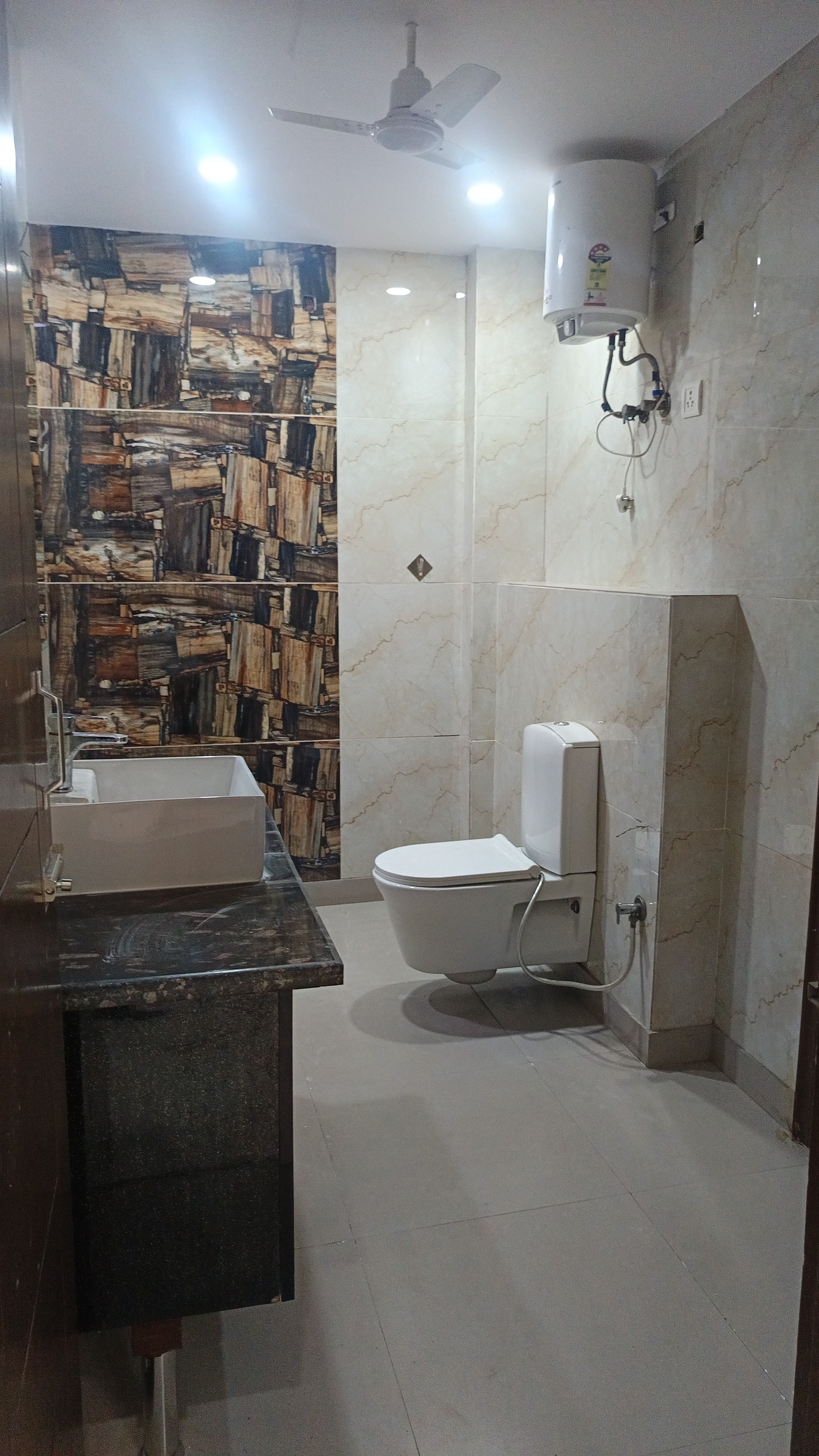 3 BHK + Extra Room Builder Floor For Rent in Patel Nagar