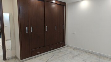 Room in 3 BHK Builder Floor at Patel Nagar – for Rent