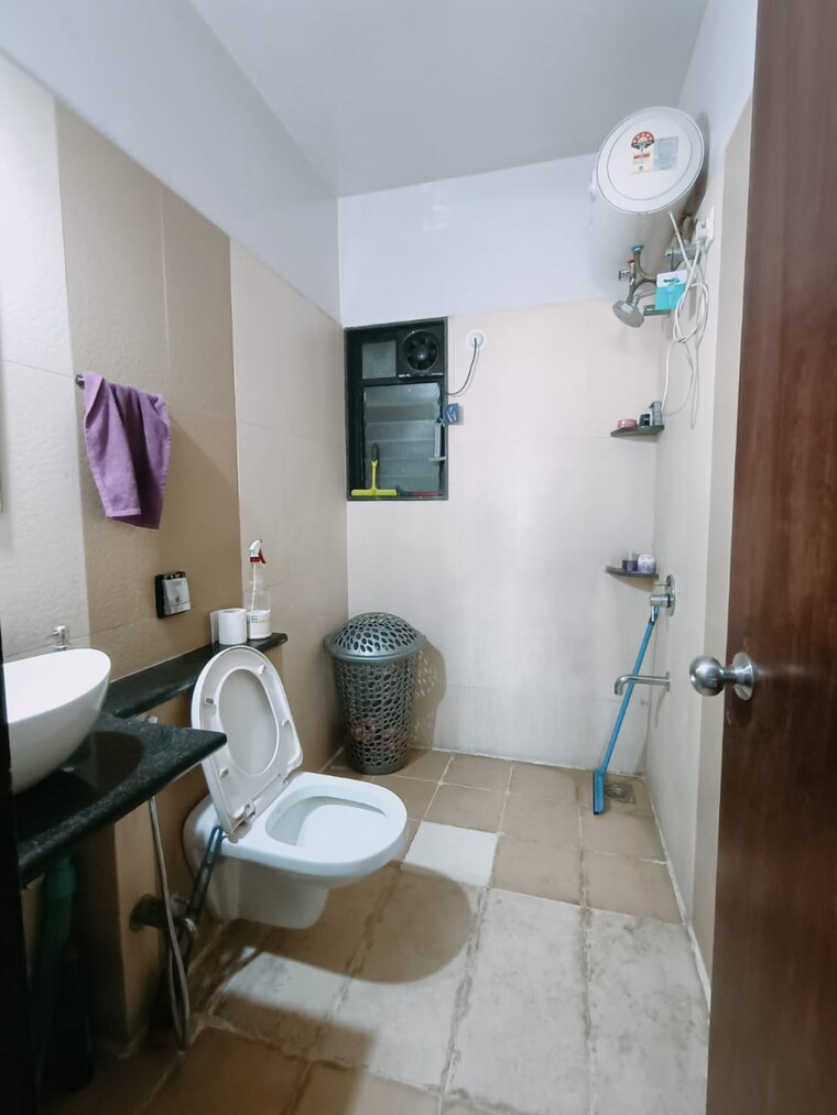 Bathroom, saarrthi-shimmer-n-shine 3 Bedroom 1548 Sq.Ft. Apartment In Vadgaon Budruk Pune 9192147