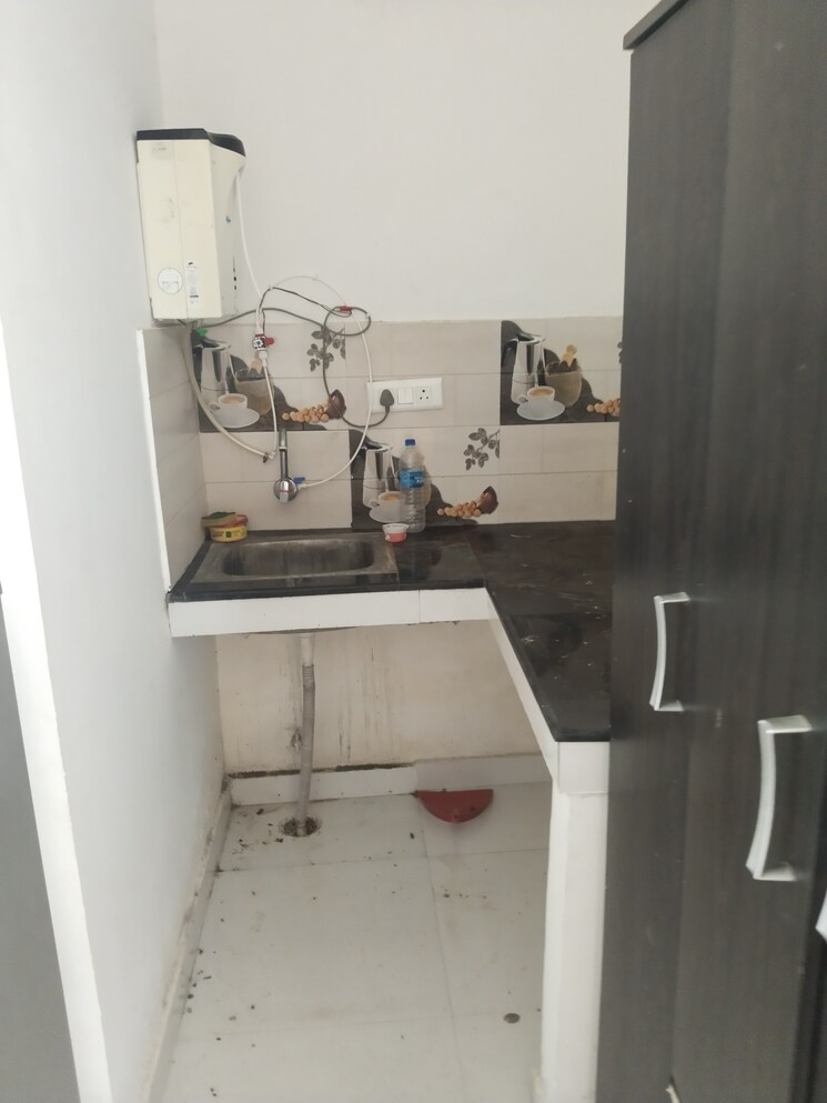 Kitchen, gomti nagar 1 RK 500 Sq.Ft. Builder Floor In Gomti Nagar Lucknow 9192189