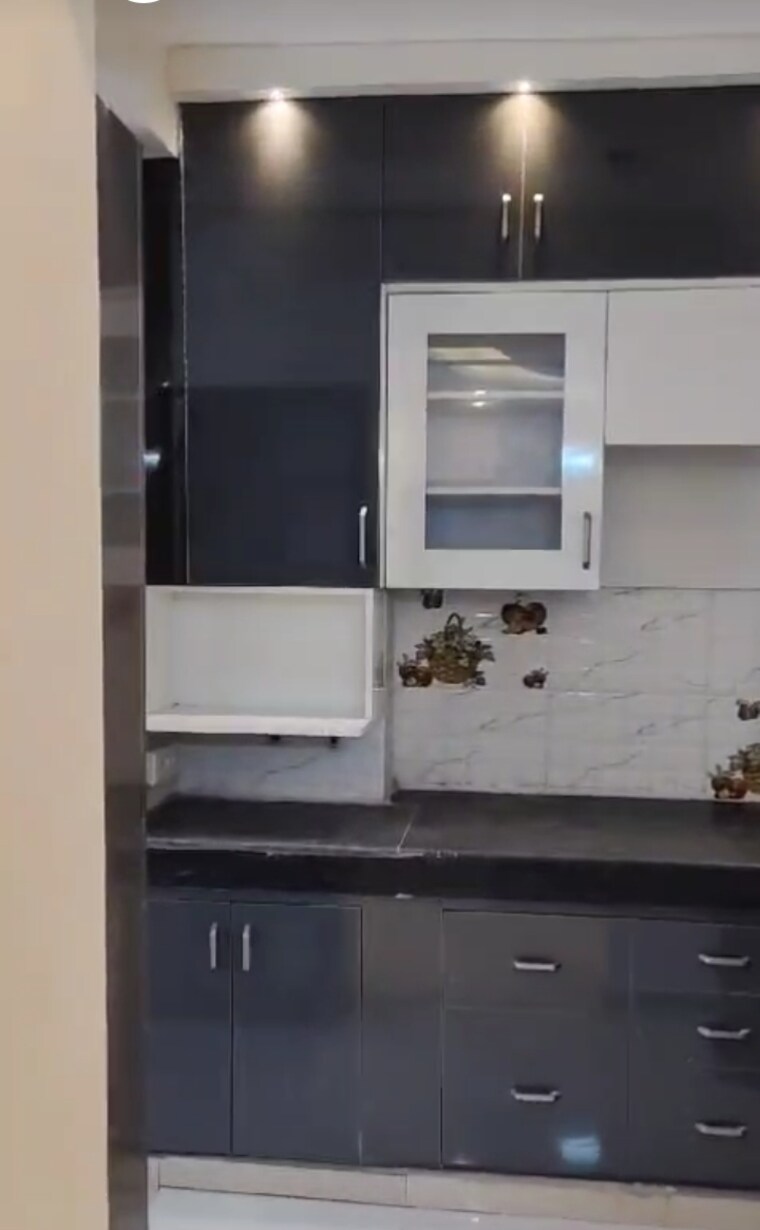 Bathroom, windsor-paradise-2 3 Bedroom 895 Sq.Ft. Apartment In Raj Nagar Extension Ghaziabad 9192206