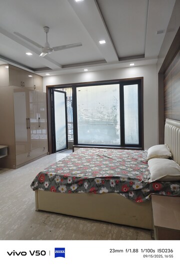 Bedroom in 4 BHK Builder Floor at South Extension ii – for Rent
