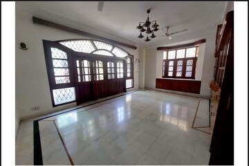 Living Room in 4 BHK Builder Floor at Green Park Extension – for Rent