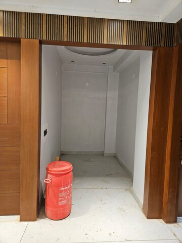 Room in 2 BHK Builder Floor at Shalimar Garden – for Sale