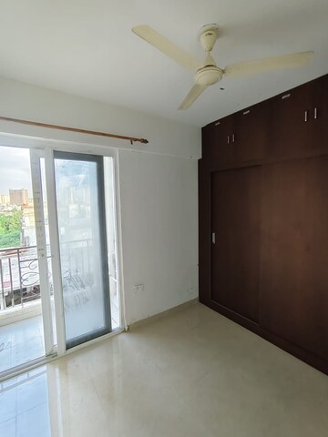 Room in 2 BHK Apartment at Sector 37d – for Rent