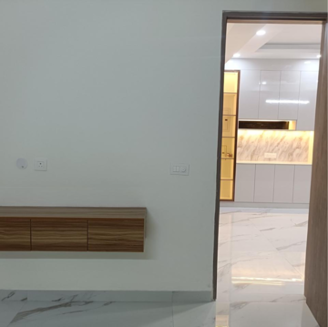 Room in 3 BHK Builder Floor at Vipul World Floors, Sector 48 – for Rent