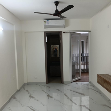 Room in 3 BHK Builder Floor at Vipul World Floors, Sector 48 – for Rent