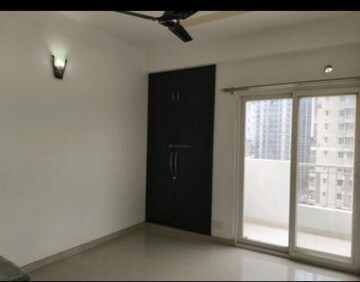 Room in 3 BHK Apartment at Samridhi Grand Avenue, Tech Zone 4 Greater Noida – for Rent