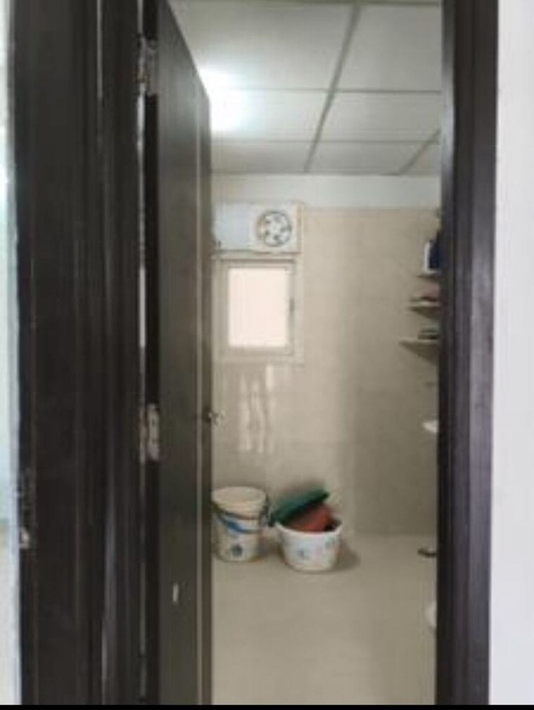 Bathroom, samridhi-grand-avenue 3 Bedroom 1380 Sq.Ft. Apartment In Tech Zone 4 Greater Noida Greater Noida 9192242