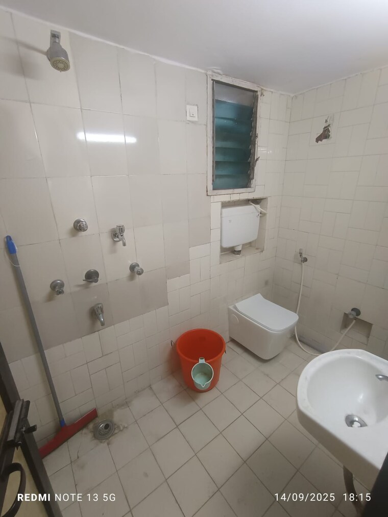 Bathroom, chembur 1 Bedroom 450 Sq.Ft. Apartment In Chembur Mumbai 9192254