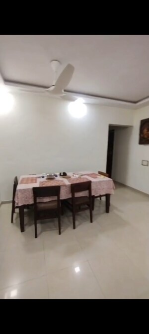 Team Area in 3 BHK Apartment at RNA Heights, Andheri East – for Rent