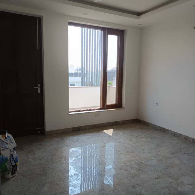Room, sector 21d 4 Bedroom 275 Sq.Yd. Builder Floor In Sector 21d Faridabad 9192276