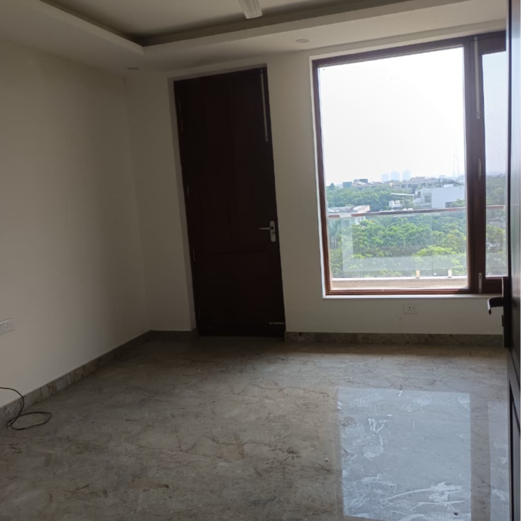 Room, sector 21d 4 Bedroom 275 Sq.Yd. Builder Floor In Sector 21d Faridabad 9192276