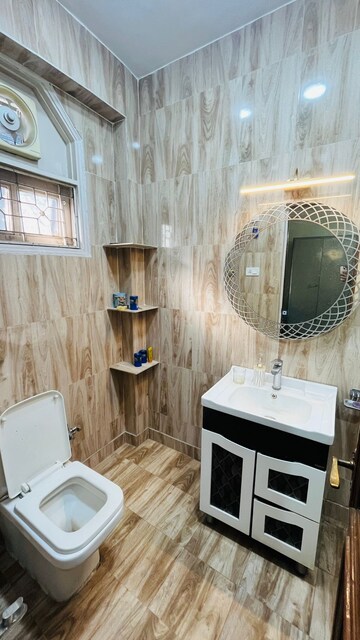 Team Area in 3 BHK Builder Floor at Kalkaji – for Rent