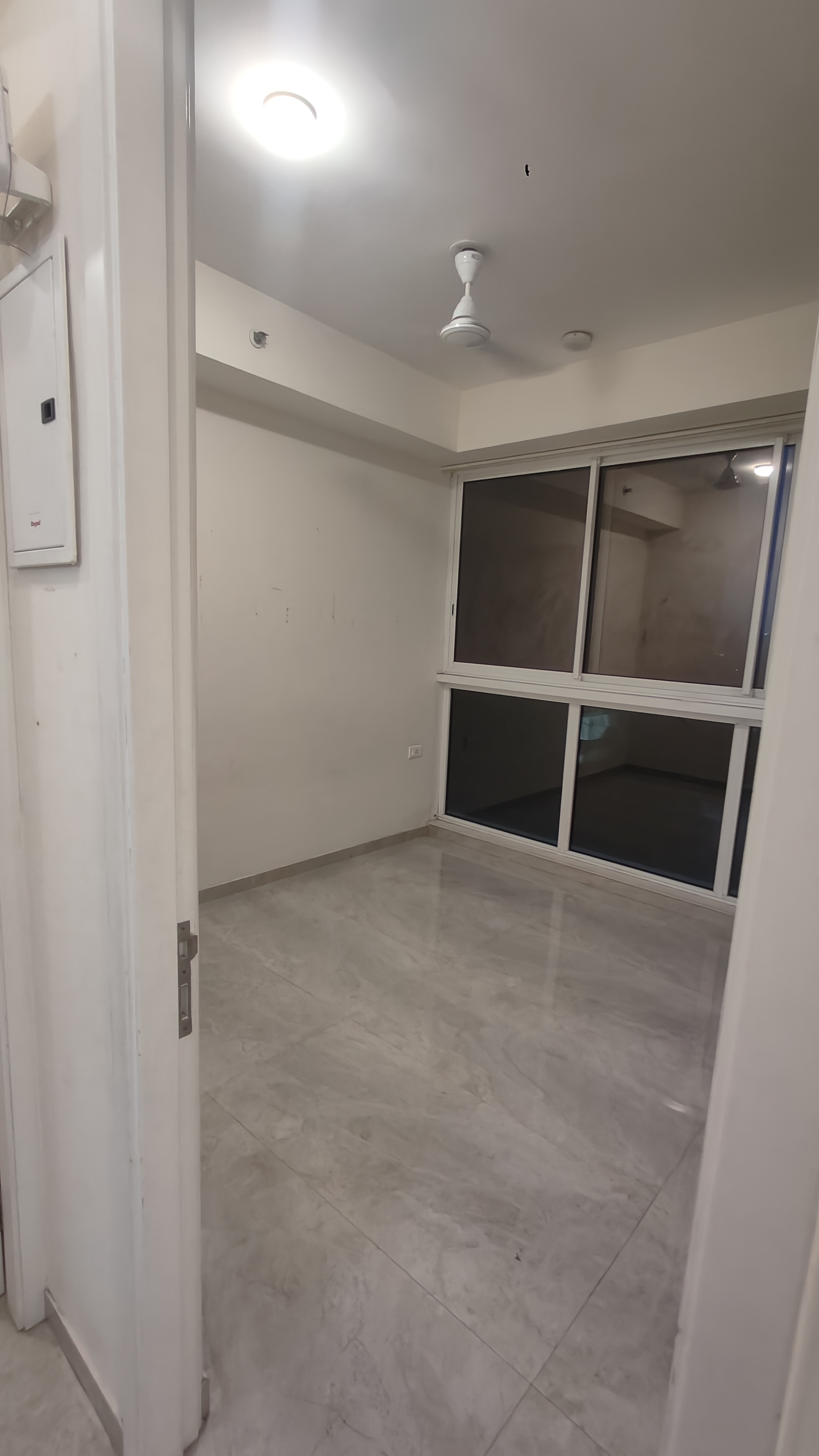 2 BHK Apartment For Rent in Tata Serein