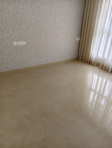 Room in 2 BHK Apartment at Hiranandani Highland, Powai – for Rent
