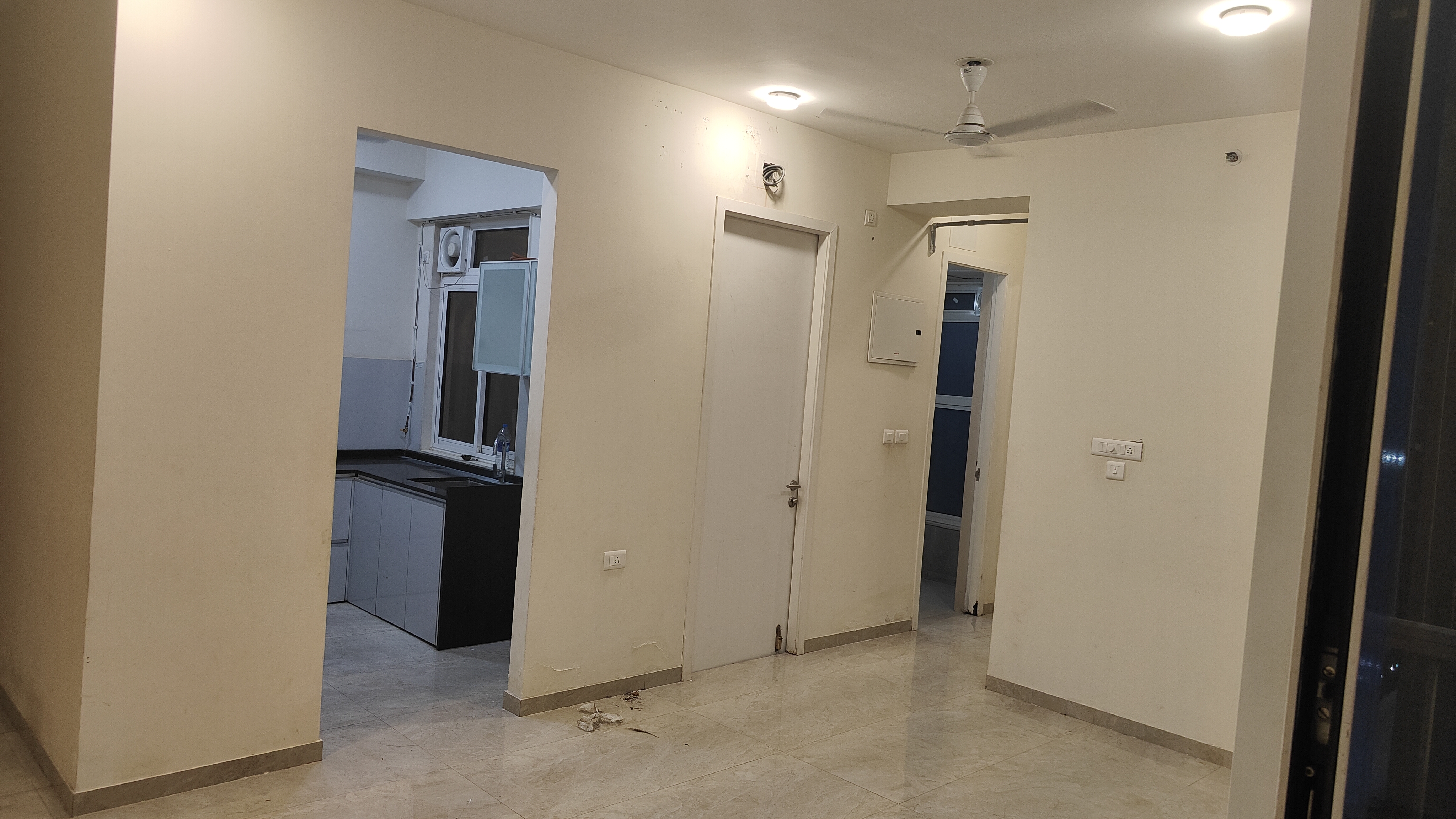 2 BHK Apartment For Rent in Tata Serein