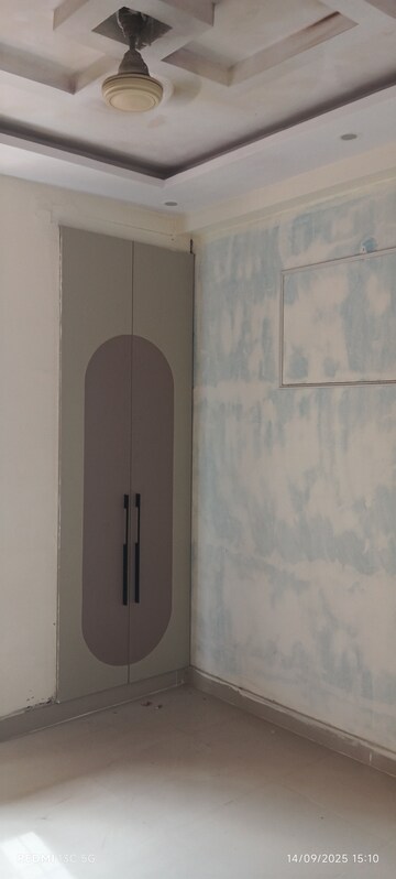 Hall in 1.5 BHK Builder Floor at Shalimar Garden – for Sale