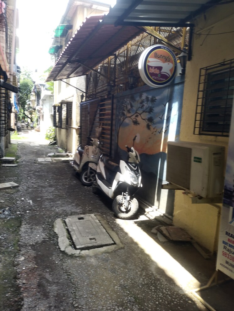  Parking, kurla-kamgar-chs 4 Bedroom 3000 Sq.Ft. Independent House In Kurla Mumbai 9192309