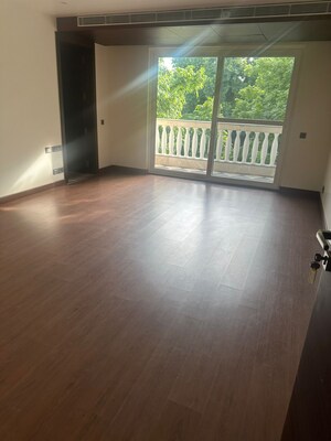 Room in 4 BHK Builder Floor at West End Colony – for Sale