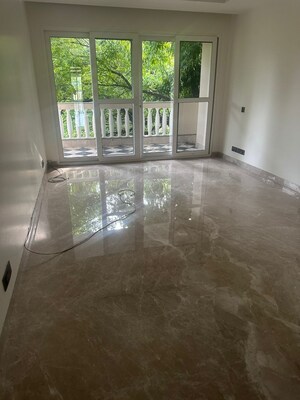 Room in 4 BHK Builder Floor at West End Colony – for Sale