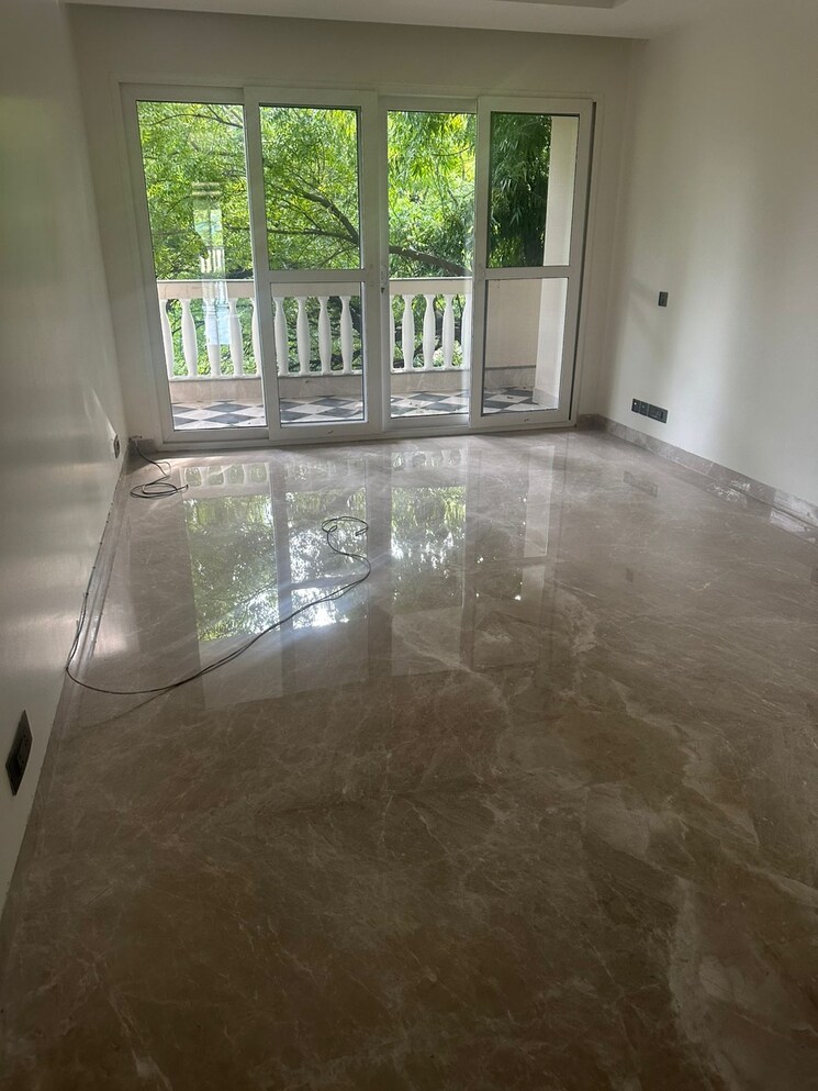 Room, west end colony 4 Bedroom 800 Sq.Yd. Builder Floor In West End Colony Delhi 9192312