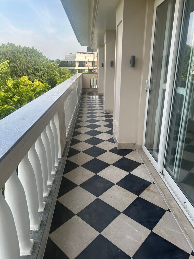 Balcony, west end colony 4 Bedroom 800 Sq.Yd. Builder Floor In West End Colony Delhi 9192312