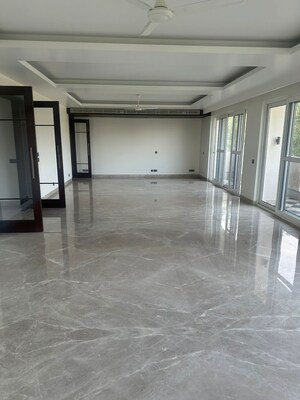 4 BHK Builder Floor For Sale in West End Colony