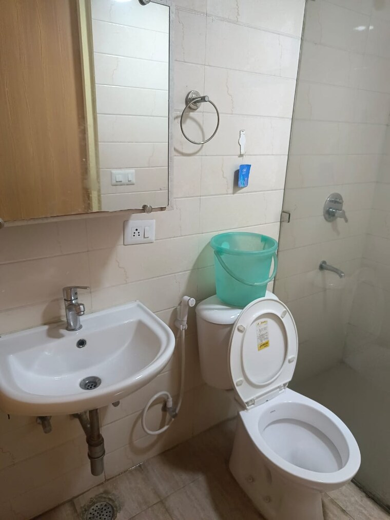 Bathroom, chandigarh road 2 Bedroom 900 Sq.Ft. Apartment In Chandigarh Road Ludhiana 9192389