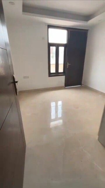 Room in 3 BHK Builder Floor at Saket – for Rent