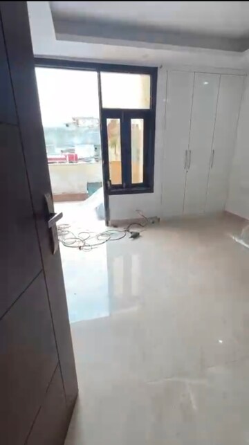 Room in 3 BHK Builder Floor at Saket – for Rent