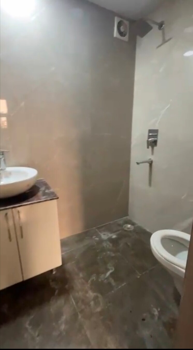 Bathroom, saket 3 Bedroom 1800 Sq.Ft. Builder Floor In Saket Delhi 9192394