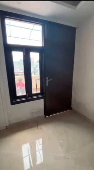 Room in 3 BHK Builder Floor at Saket – for Rent
