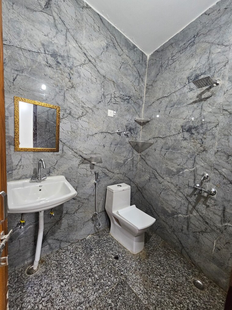 Bathroom, saket 1 Bedroom 650 Sq.Ft. Builder Floor In Saket Delhi 9192398