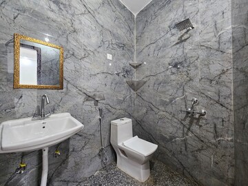 Bathroom in 1 BHK Builder Floor at Saket – for Rent