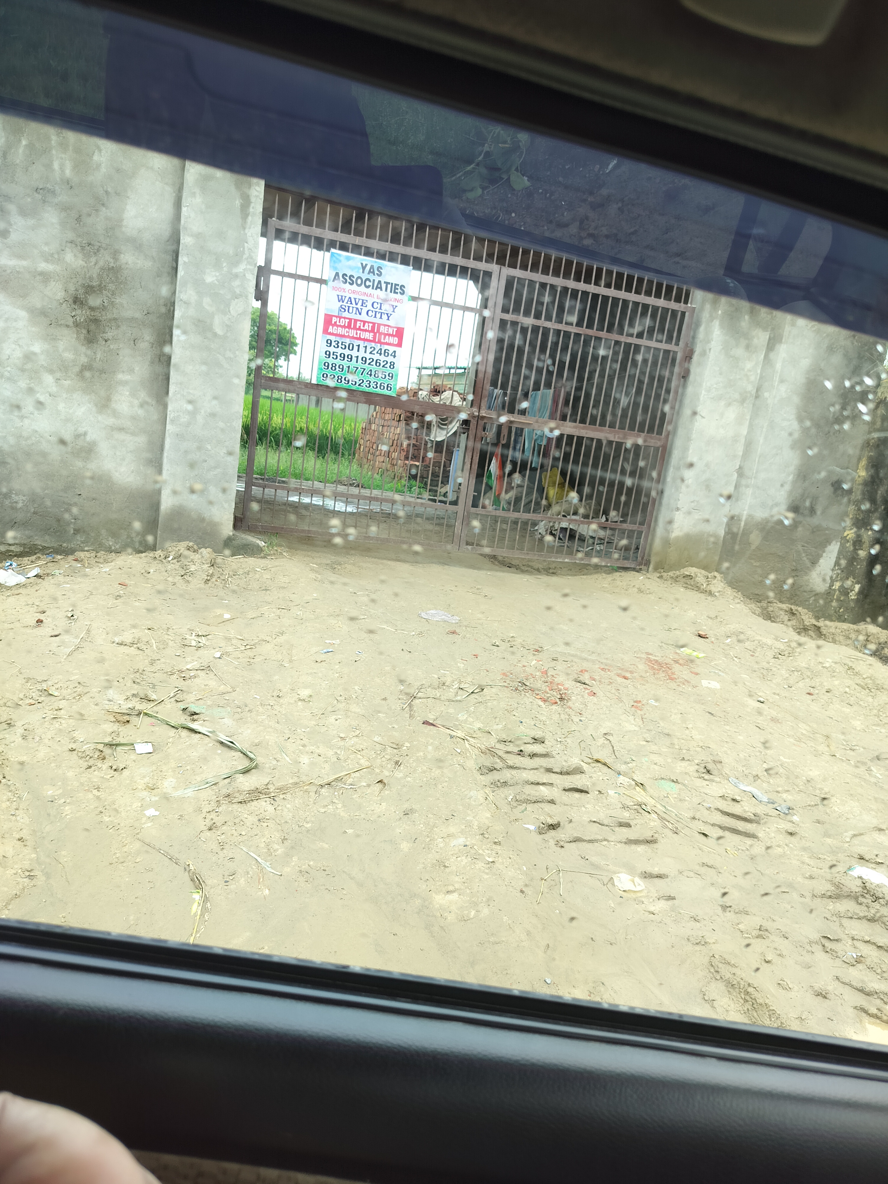 Plot For Sale in Sarin Farm CHS