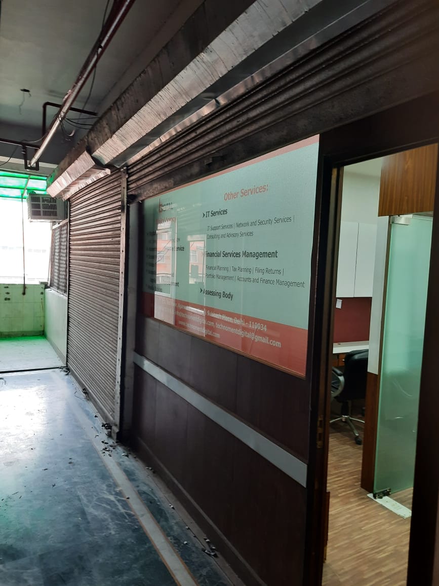 Office Space For Rent in Red Building 