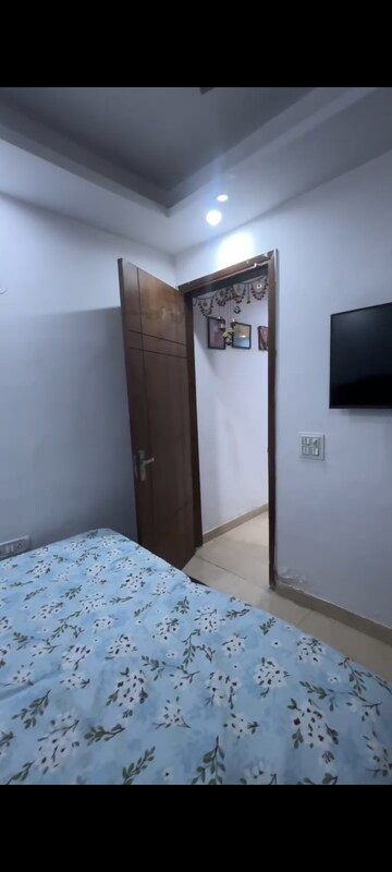 Room in 2 BHK Builder Floor at Saket – for Rent
