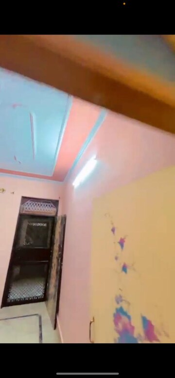Furnished Amenities in 1.5 BHK Builder Floor at Uttam Nagar – for Rent