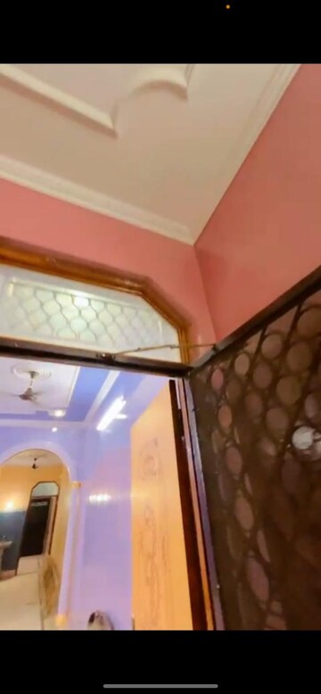 Furnished Amenities in 1.5 BHK Builder Floor at Uttam Nagar – for Rent