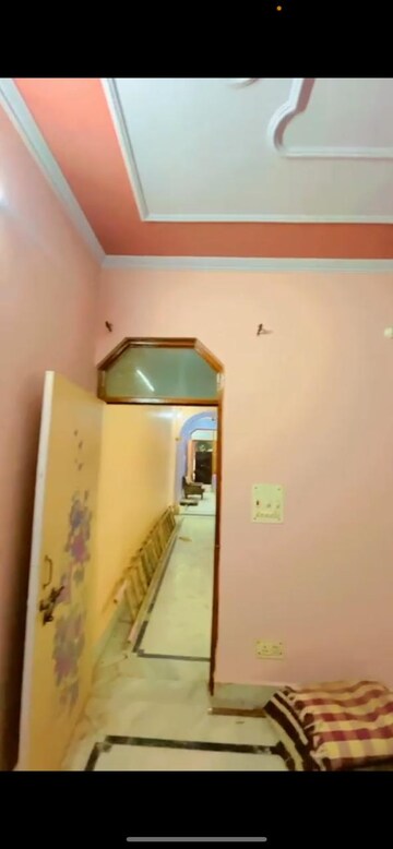 Furnished Amenities in 1.5 BHK Builder Floor at Uttam Nagar – for Rent