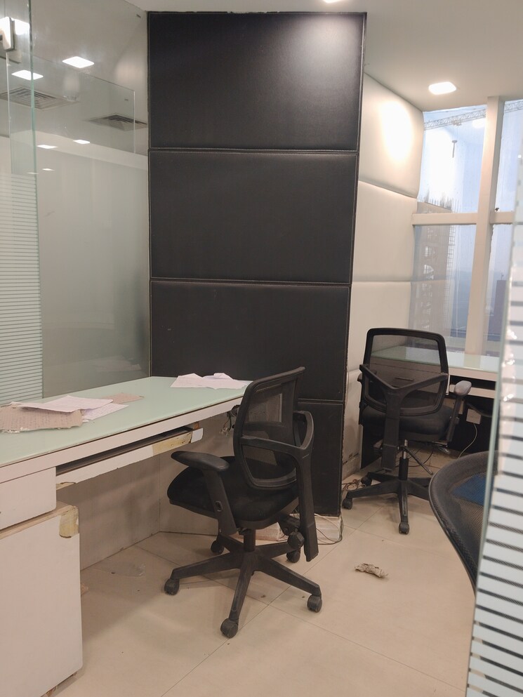 Team Area, netaji subhash place Commercial Office Space 917 Sq.Ft. In Netaji Subhash Place Delhi 9192428