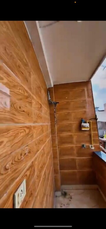 Furnished Amenities in 3 BHK Builder Floor at Uttam Nagar – for Rent